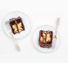Load image into Gallery viewer, Frosted Two-layer Marble Cake (Requires egg)
